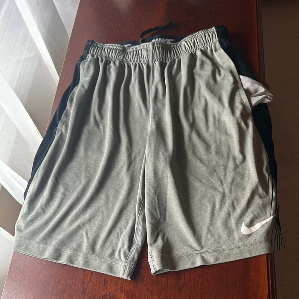 Nike Men's Gray Athletic Shorts